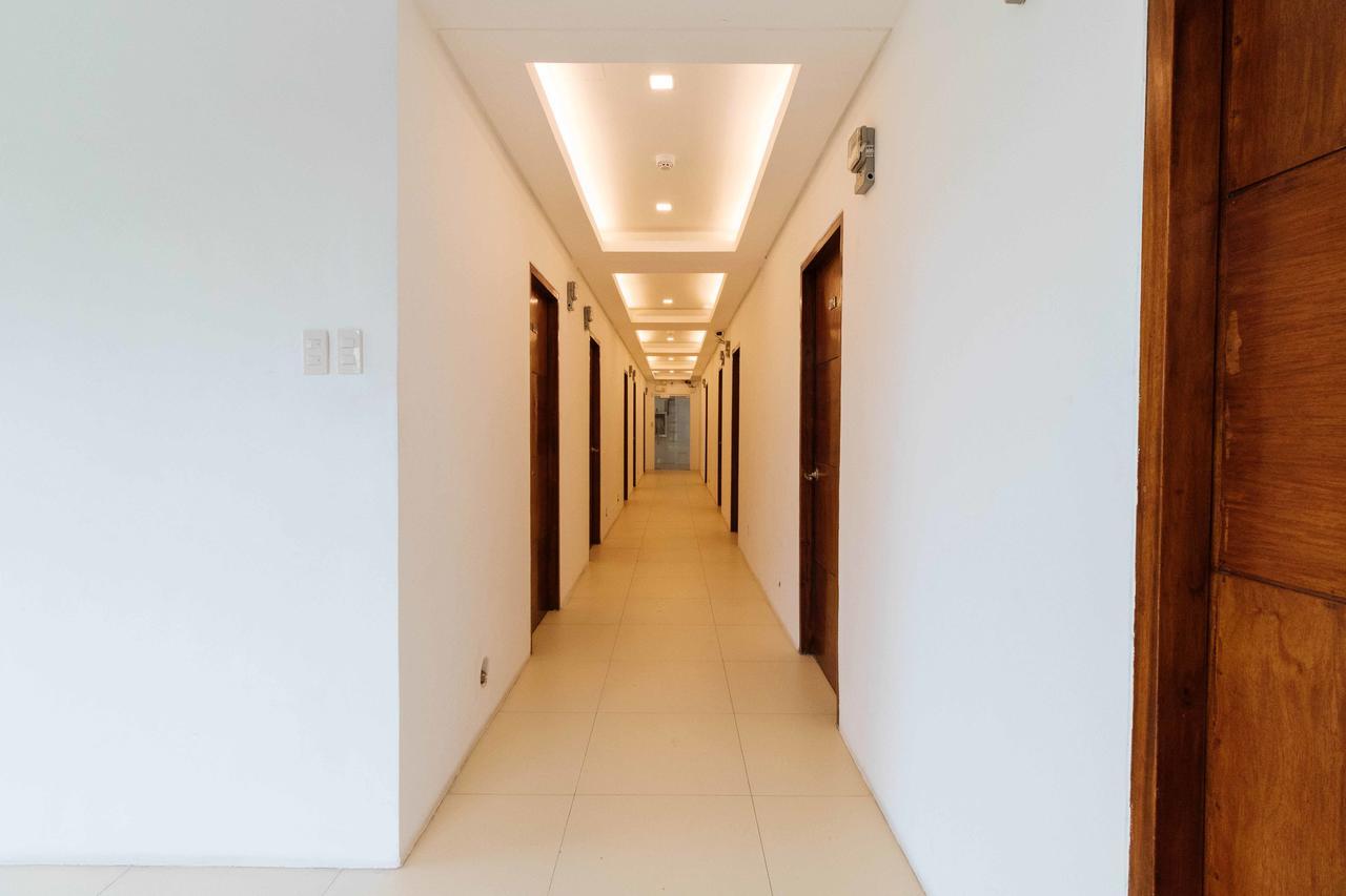 Reddoorz Plus Near Commonwealth Regalado Кесон Сити Екстериор снимка
