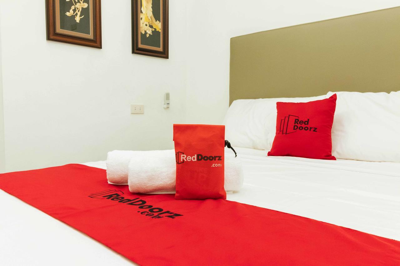 Reddoorz Plus Near Commonwealth Regalado Кесон Сити Екстериор снимка